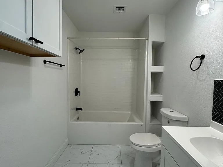 2312 Lilly St — Photo 11