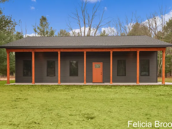 6349 Kilkenny Dr, Stanwood, MI 49346