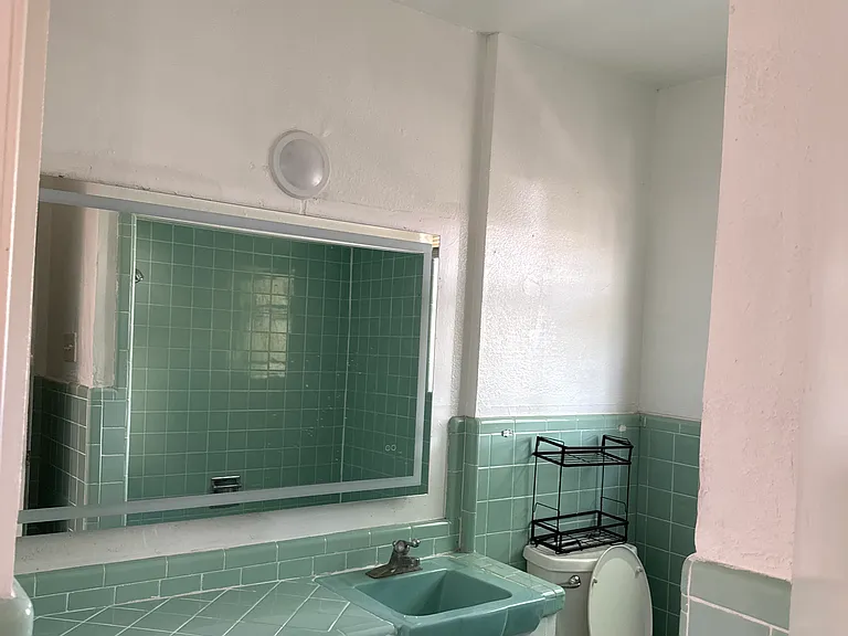 2715 Belvoir Dr — Photo 2