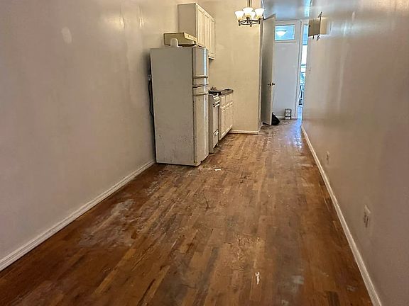 3rd image of 133 Meserole St #B2