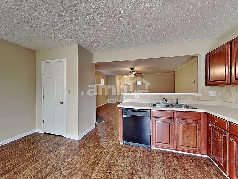 125 Cobbler Cove Dr — Photo 3