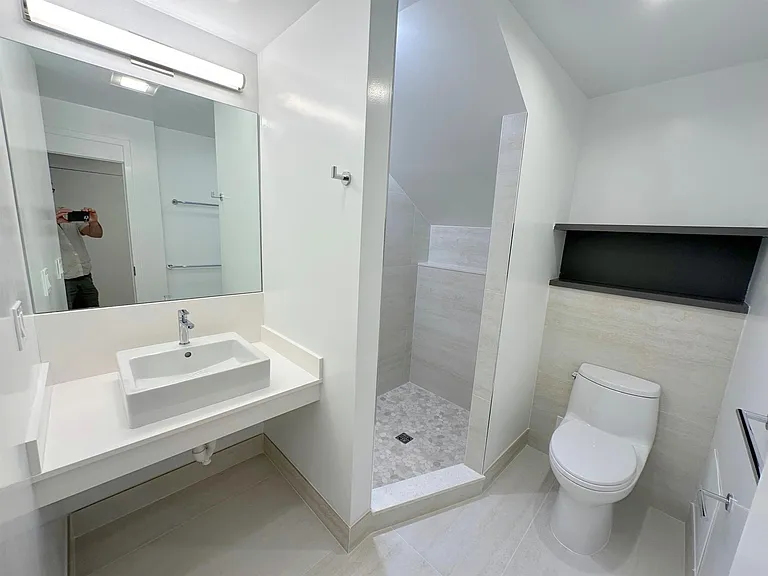 29 Warren St #1 — Photo 10