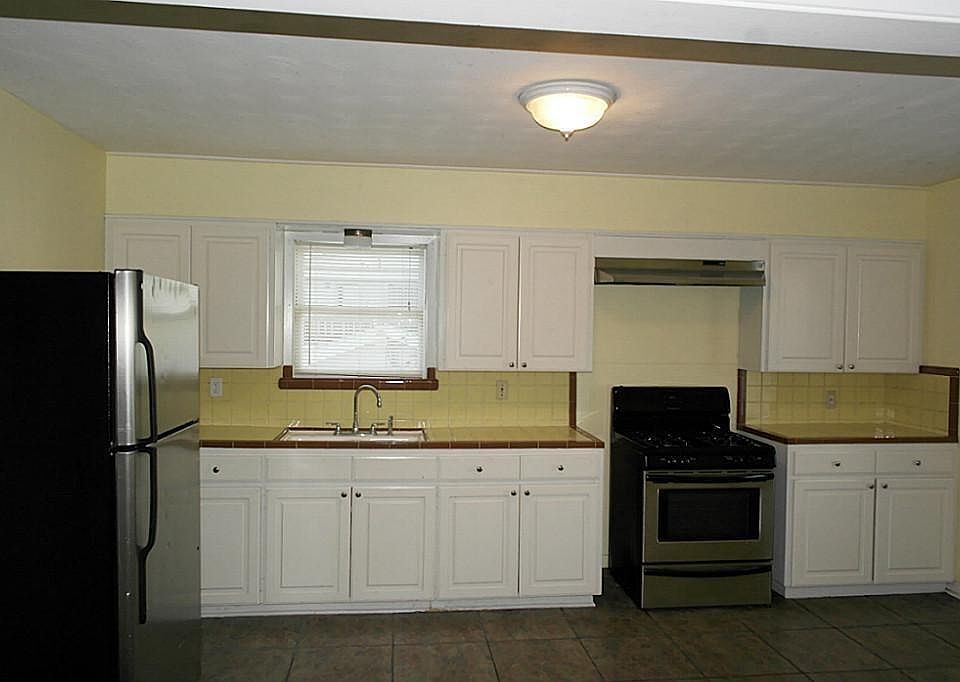 1st image of 1506 Sealy St