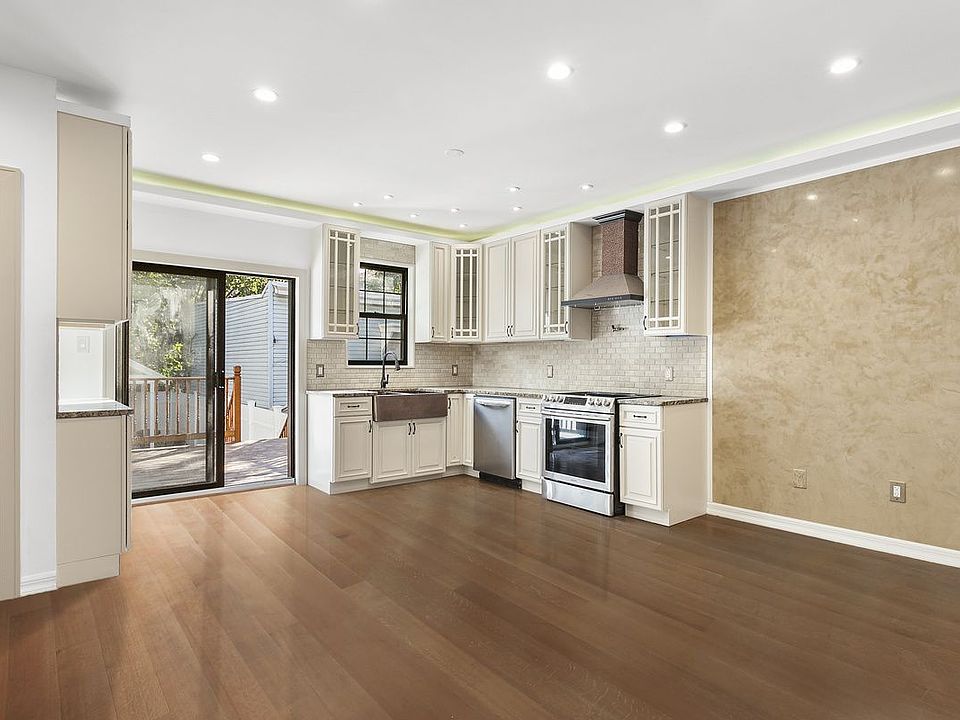 1st image of 506 Midwood St