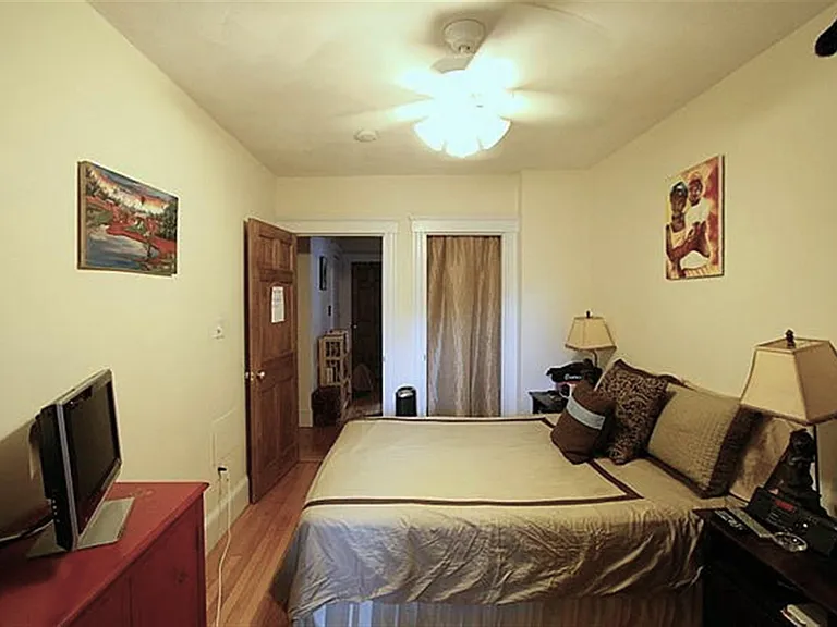 331 Harvard St #3 — Photo 11