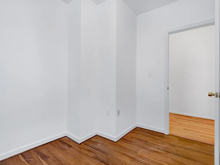 739 Morton St NW — Photo 7