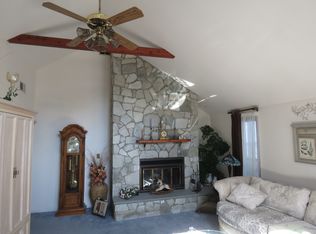 48 Heisser Ln, Farmingdale, NY 11735