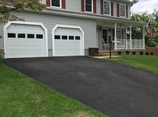 121 Rector St, Sterling, VA 20164