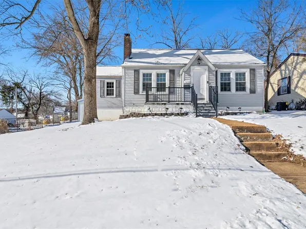 615 Clover Ln, Saint Louis, MO 63126