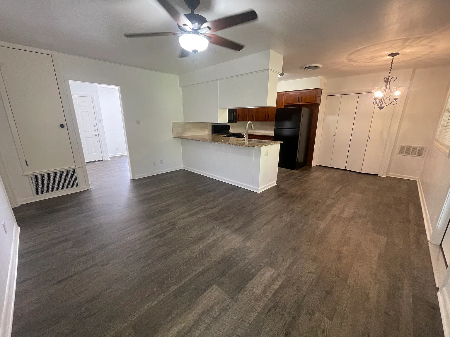 3 bed, 1324 sqft, $1,650 — Photo 4