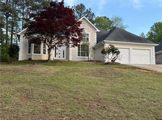 9454 Lakeview Ct, Douglasville, GA 30135