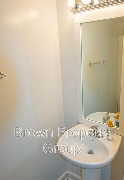 102 Springwood Dr — Photo 5