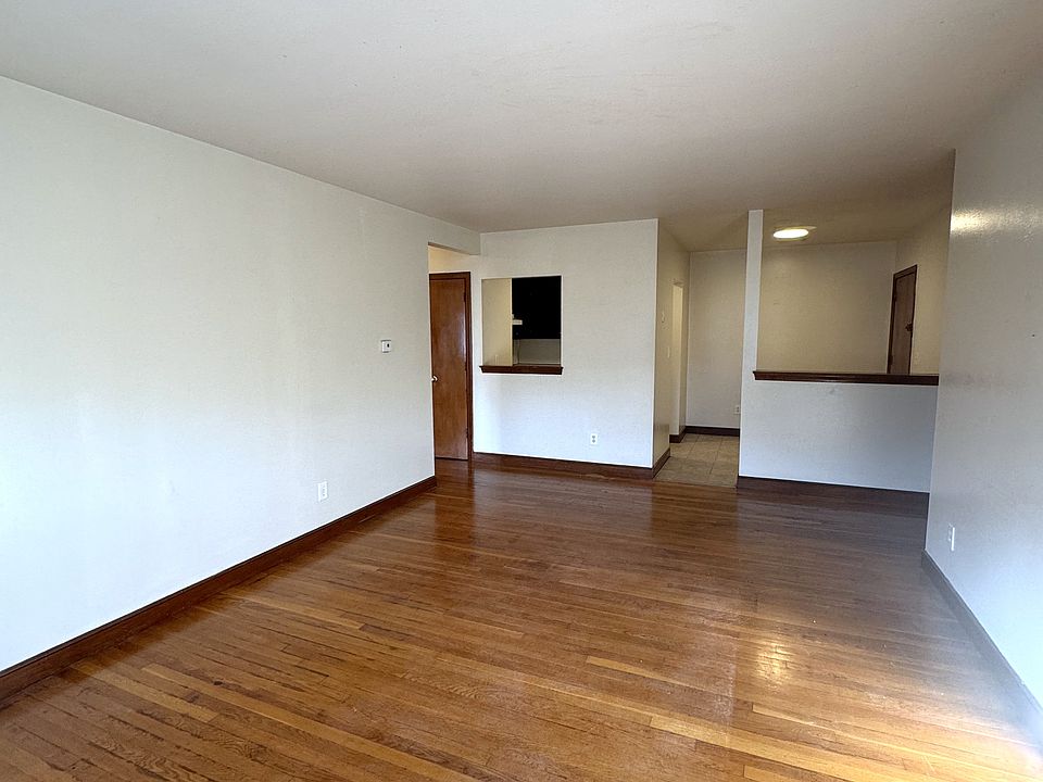 1st image of 580 Bridge St #29