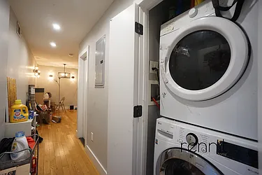 Rented by Rennit Inc.