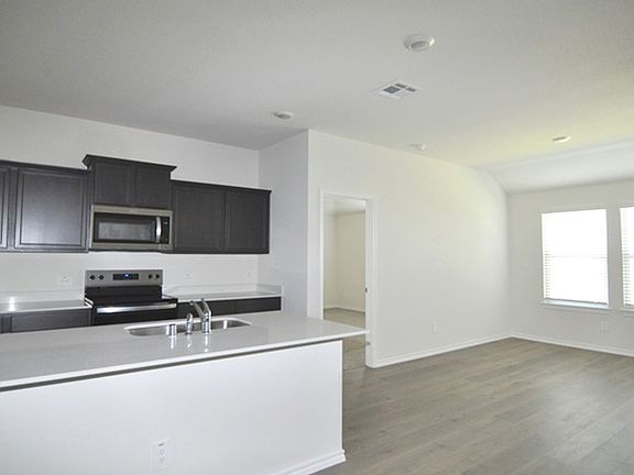 5th image of 13109 Dawson Dr