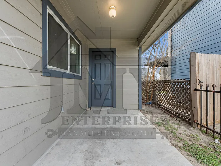 2530 Aldon St — Photo 65
