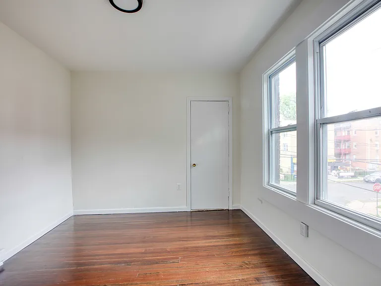 49-51 Kibbe St #202 — Photo 21