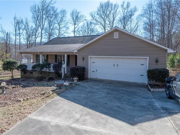 138 Roehm Lndg, Denton, NC 27239