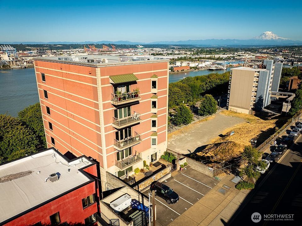 1st image of 207 Broadway #200
