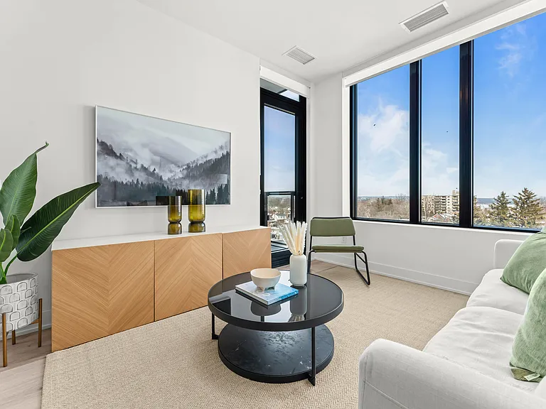 500 Upper Wellington St — Photo 41