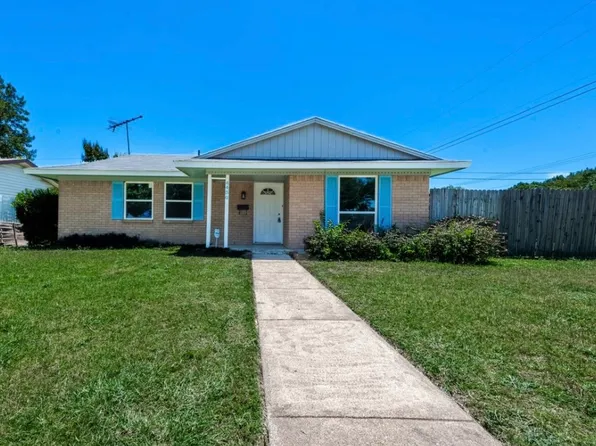 4430 Windsor Dr, Garland, TX 75042