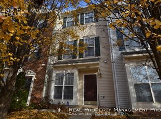 2425 Dew Meadow Ct, Herndon, VA 20171