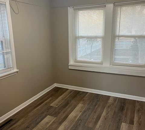 5th image of 805 W Park Dr