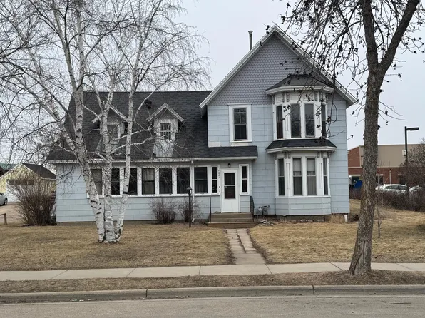 1021 Lake Ave, Detroit Lakes, MN 56501