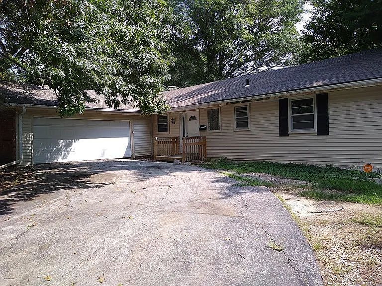 2nd image of 11405 E 61st Ter