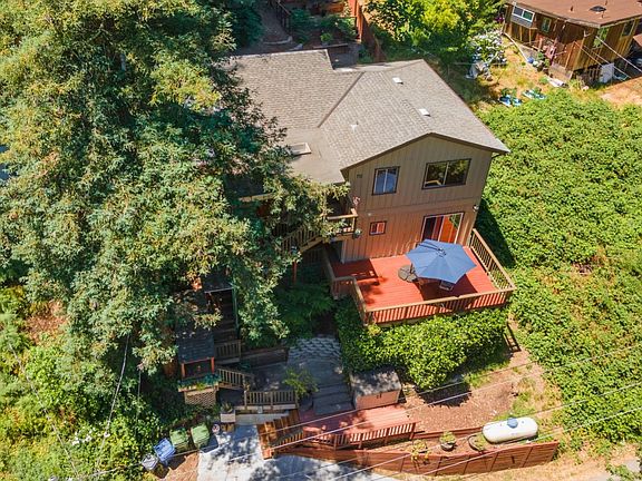 3rd image of 711 Mountain View Dr