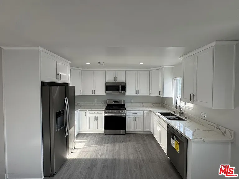 1145 S Holt Ave #8 — Photo 12
