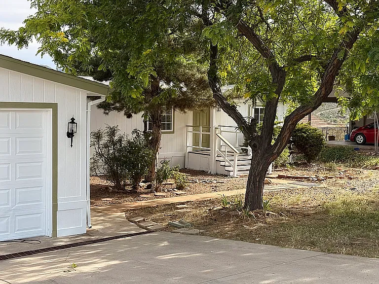 8201 E Canyon Ln — Photo 2