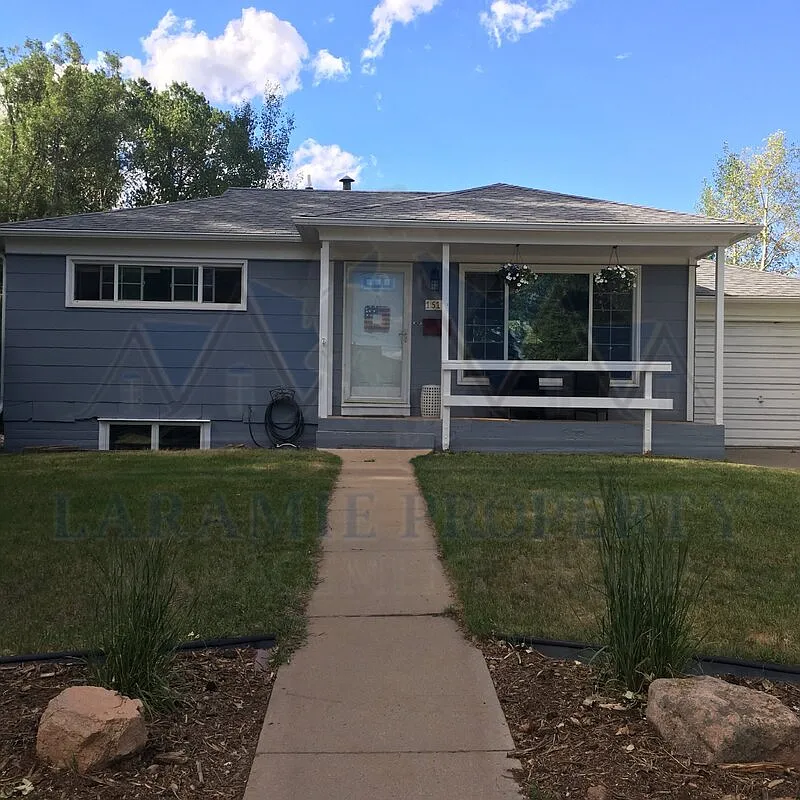 3 bed, 2.0 bath, 1452 sqft, $1,899 — Photo 1