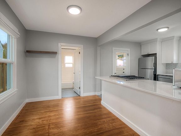 Dining/Bathroom/Kitchen