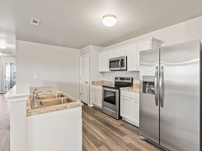 501B W Christopher Dr — Photo 10