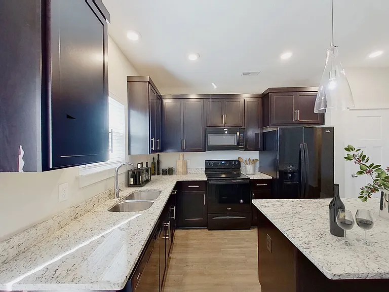 Highland at Hickory Hills Townhomes — Photo 11