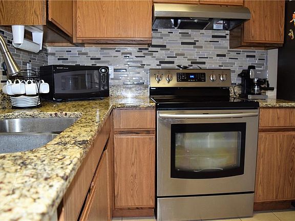 5th image of 5811 Willow Leaf Ct