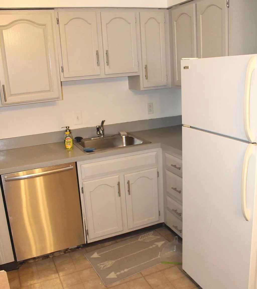 2 bed, 1.0 bath, 900 sqft, $1,700 — Photo 3