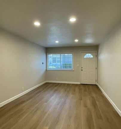4th image of 4110 Ocean View Blvd #1/2