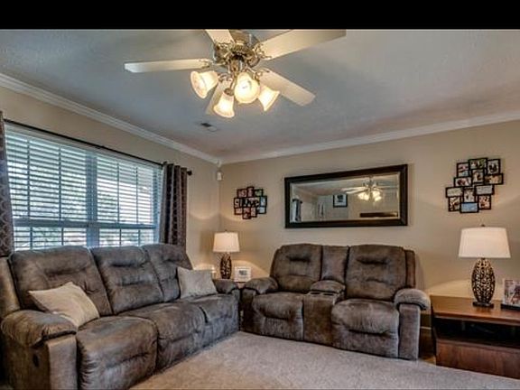 2nd image of 117 Cataract Dr