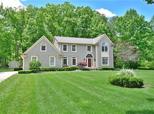 855 Deep Woods Dr, Aurora, OH 44202