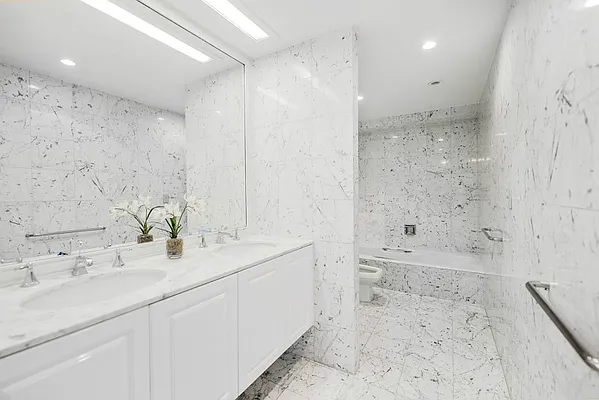 Sold by Keller Williams NYC | media 27