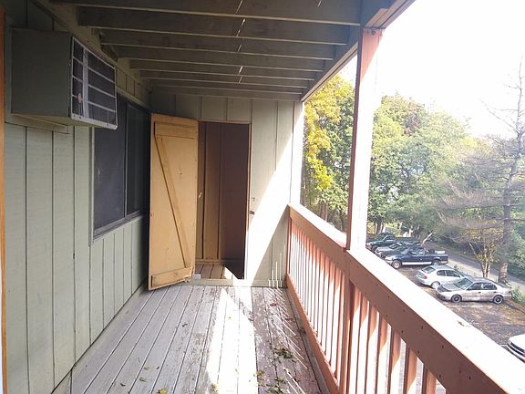 4th image of 265 Kensington Ave APT 3
