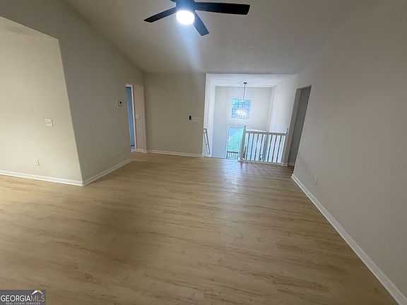 2nd image of 637 Skyland Dr