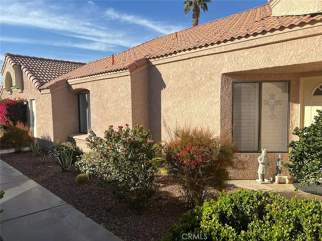 3 bed, 2.5 bath, 1704 sqft, $4,500 — Photo 3