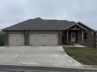 4389 N Toby Ave, Springfield, MO 65803