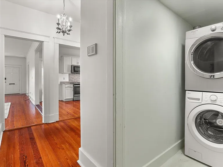 5829 Clara St #5829 — Photo 22