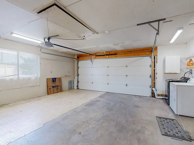 2817 Alcazar St NE — Photo 34
