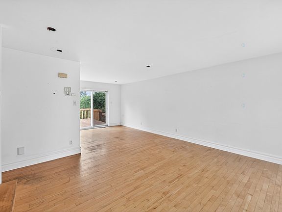 5th image of 1738 Rue Sta