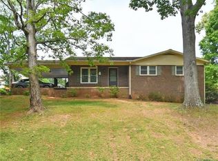 198 Oak Grove Rd, Statesville, NC 28677